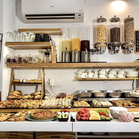 Margaret Of Naxos Pensionat 4*