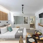 بيت ضيافة Margaret Of Naxos 4*